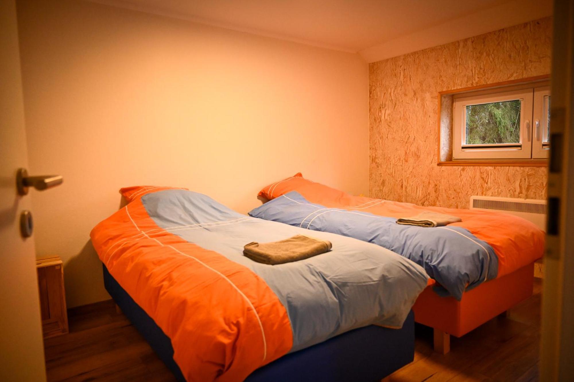 Open Source à l'entrée du Circuit! Apartamento Stavelot Quarto foto